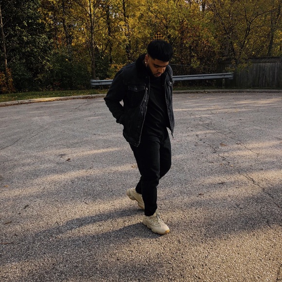 Meet your Posher, Agajan - Picture 1 of 1